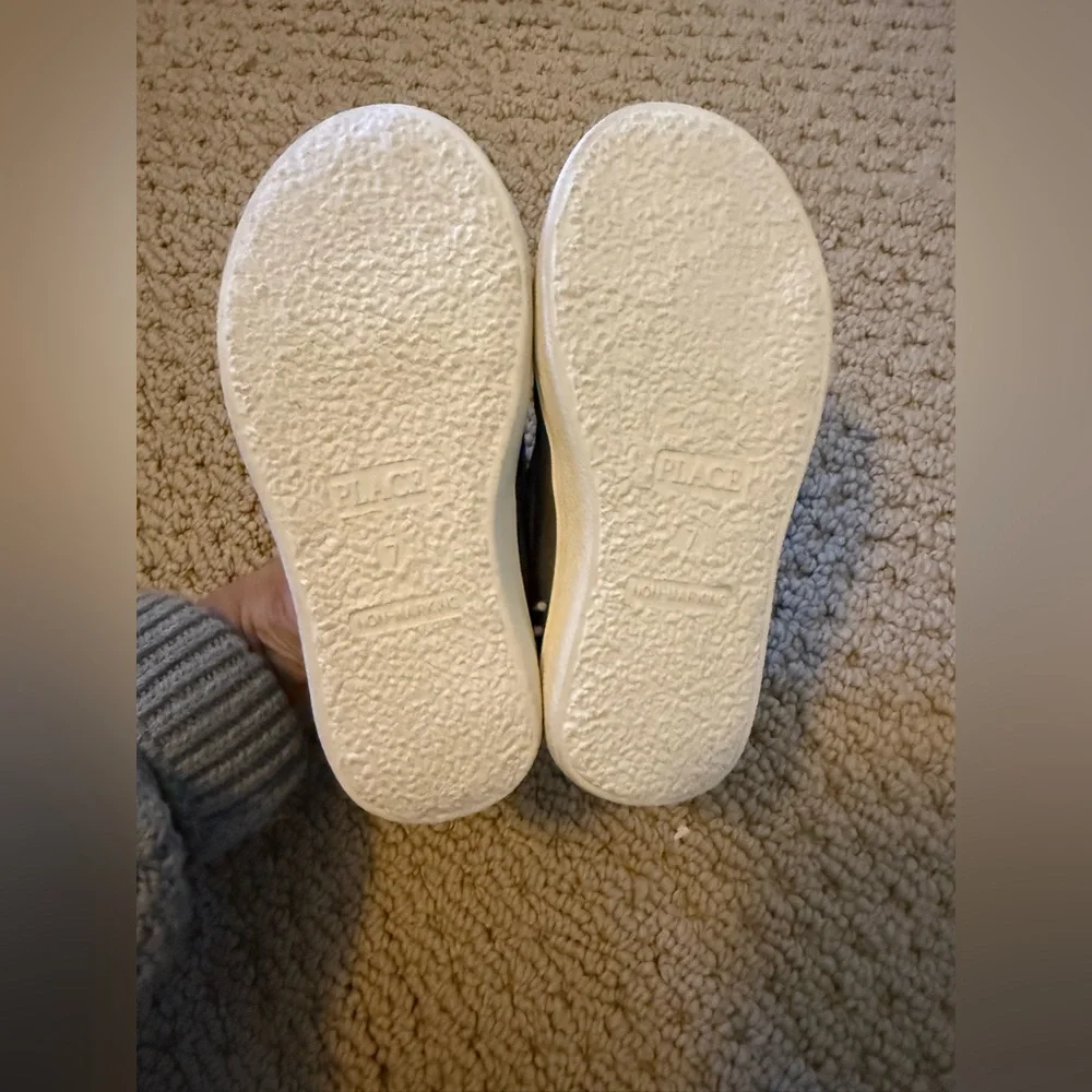 NWT The Children's Place Gray Kids Loafers Sz 7